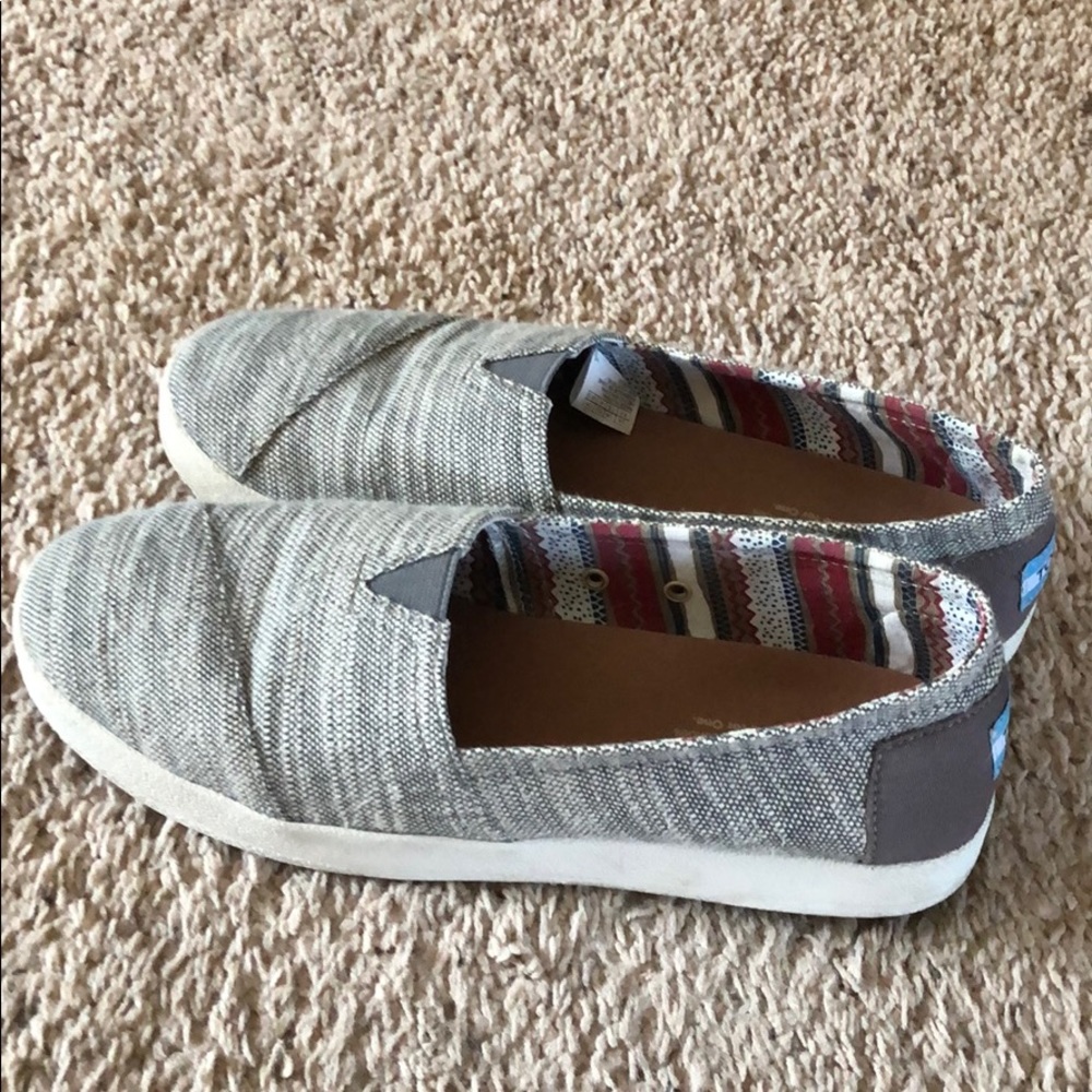 Tom’s Canvas Shoe
